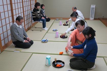 写真：若先生の指導風景