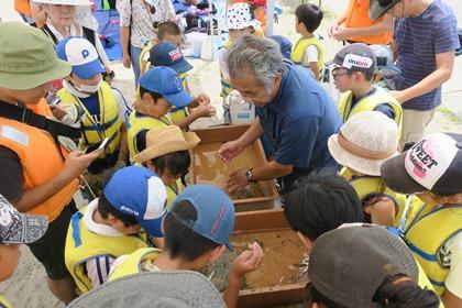 写真：海洋環境教室地引網