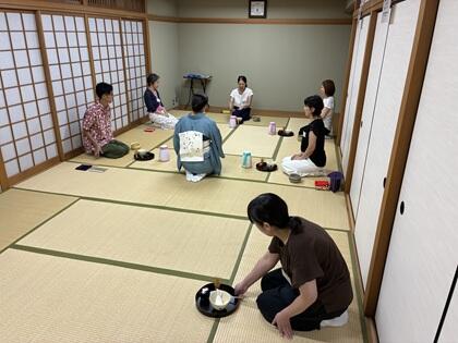 写真/2025年第７回目の茶道教室①